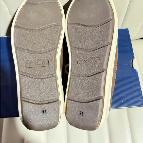 IZOD Men's size 13 Tan Slip-On Shoes - Picture 6 of 6